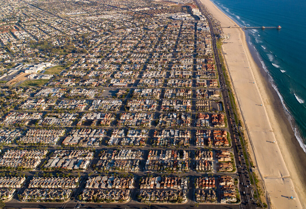 Huntington Beach Sellers Weigh Mortgage Buydowns Against Price Cuts in 2026